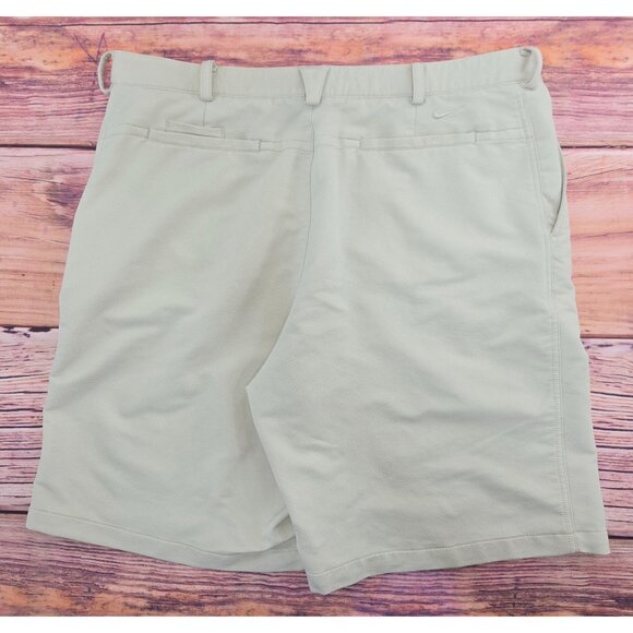 Nike Golf Dri-Fit Mens Beige Shorts 38 Textured fabric - Picture 2 of 8